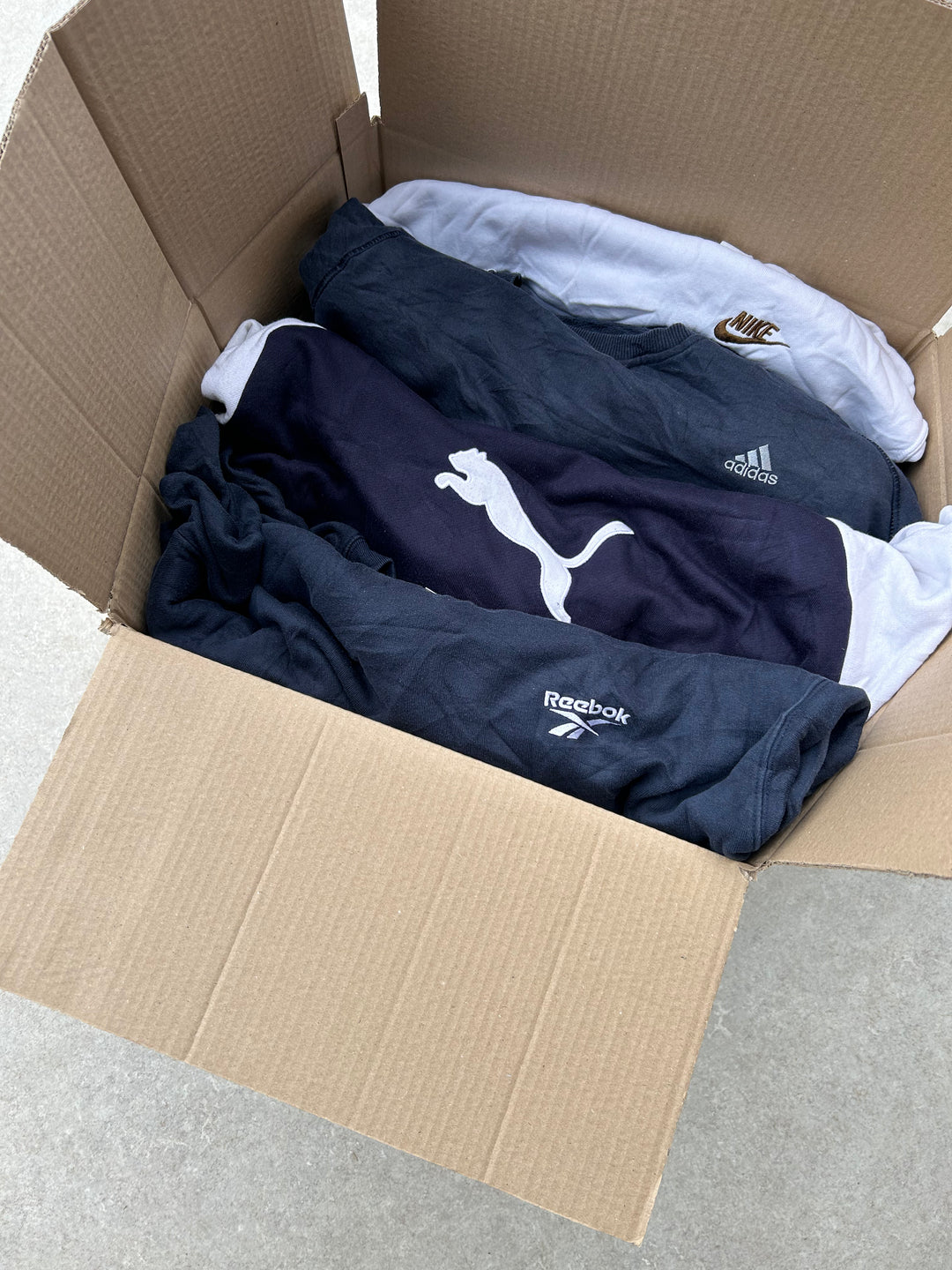 SALE! 20 Branded Sweatshirts - Reseller Box