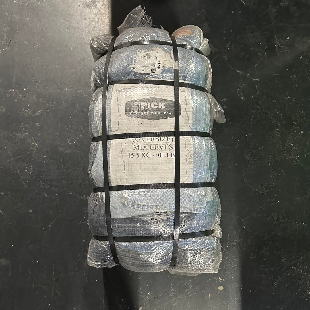 SALE! Unopened 45.5kg Bale of Oversized Mixed Style Levi's