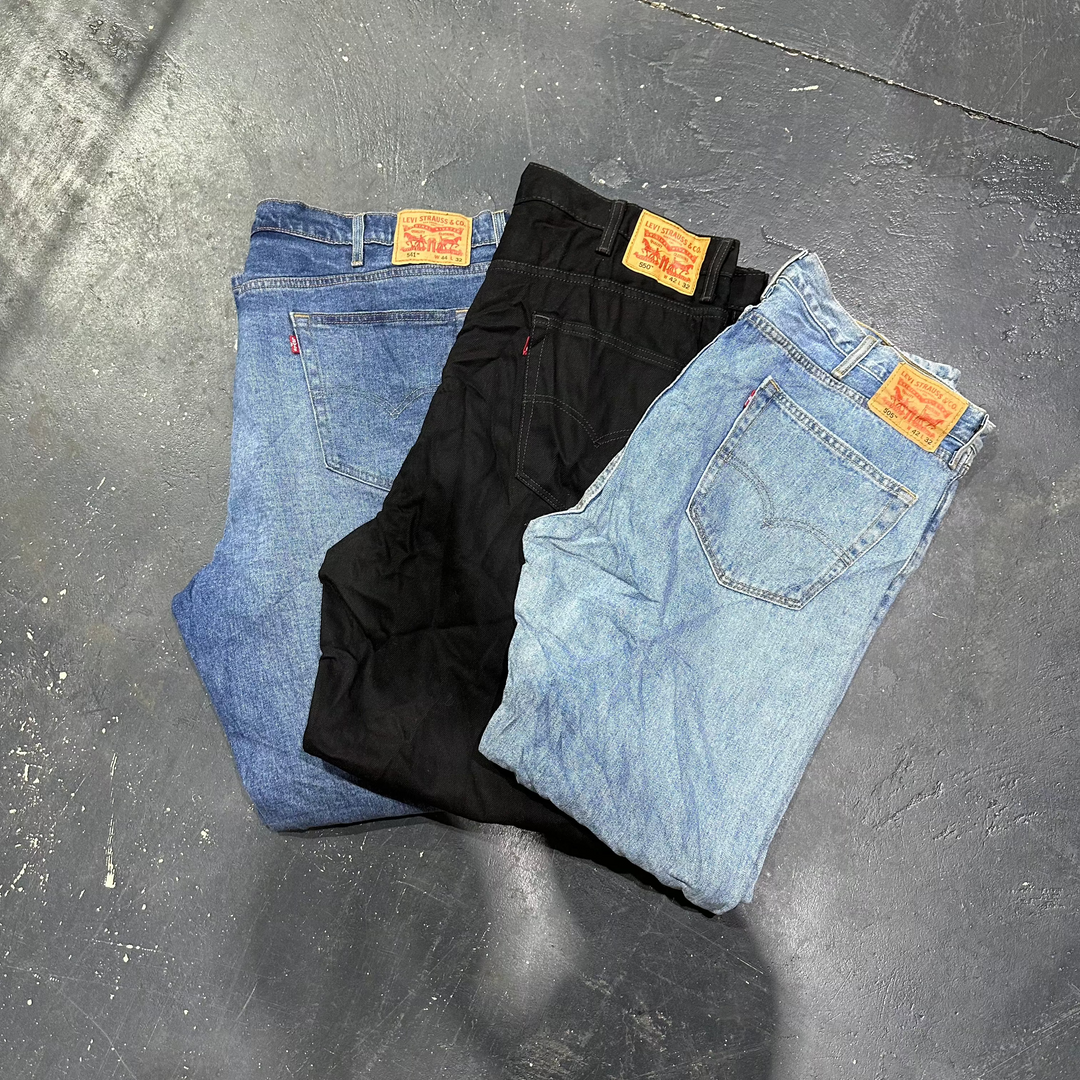 SALE! Unopened 45.5kg Bale of Oversized Mixed Style Levi's