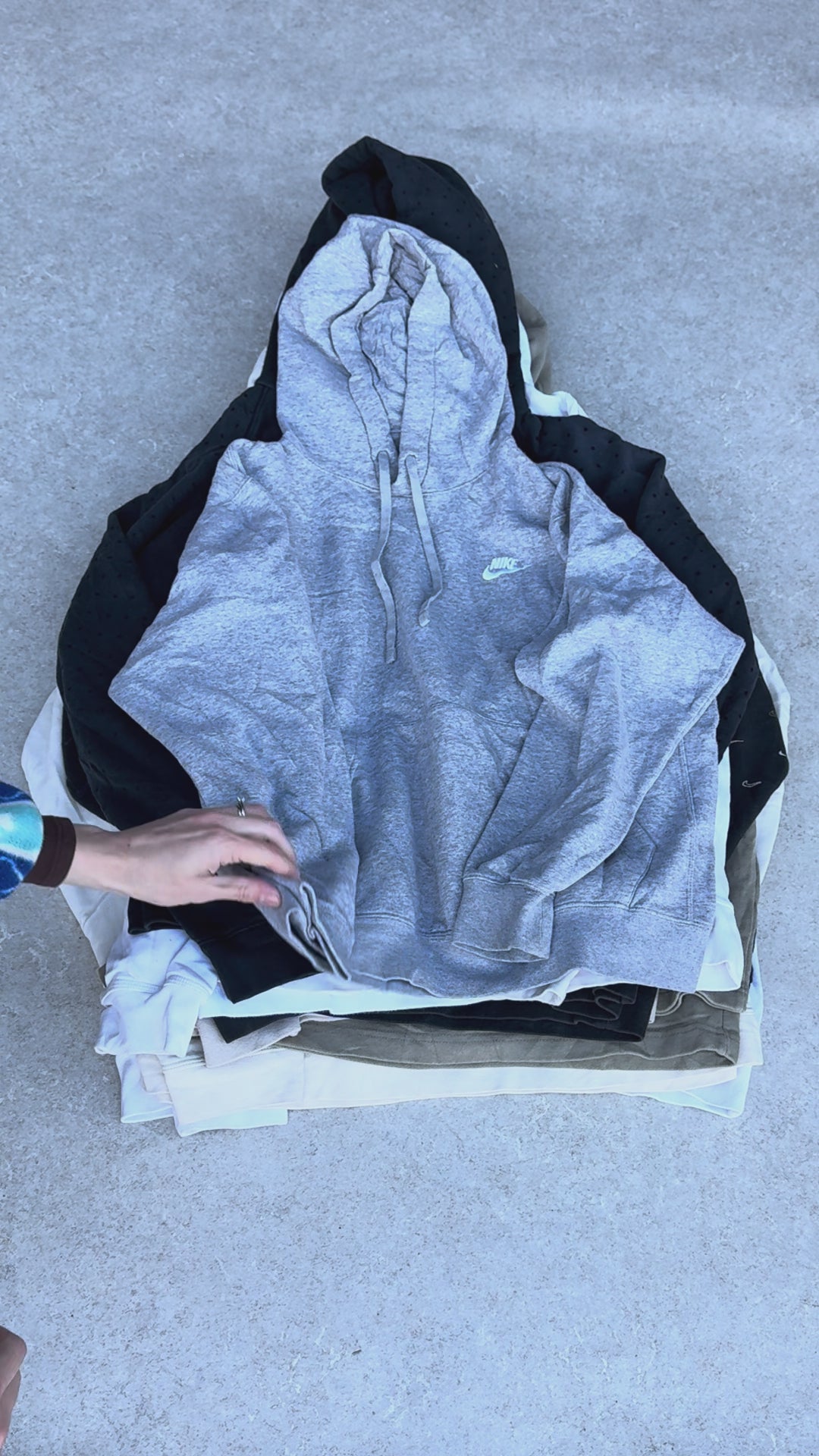 10 Nike Hoodies - Reseller Box