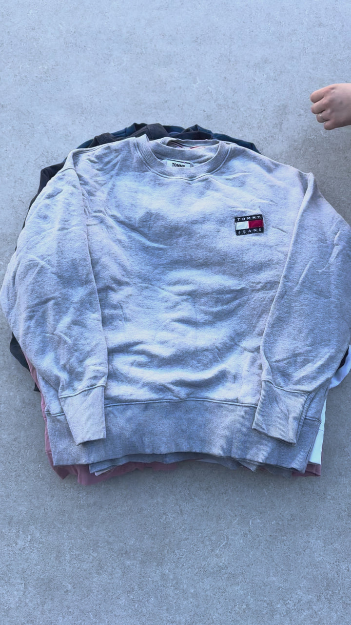 10 Tommy Hilfiger Sweatshirts - Reseller Box