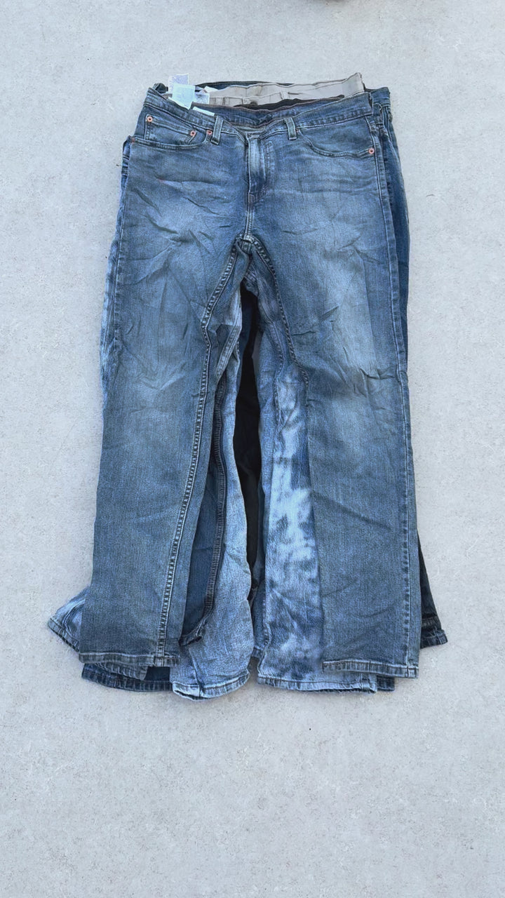 Unopened 45.5kg Bale of Mixed Style Levi's