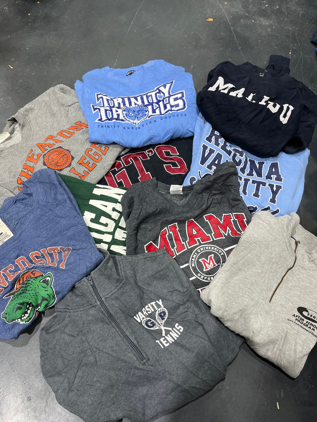 10 x Unbranded College Sweatshirts