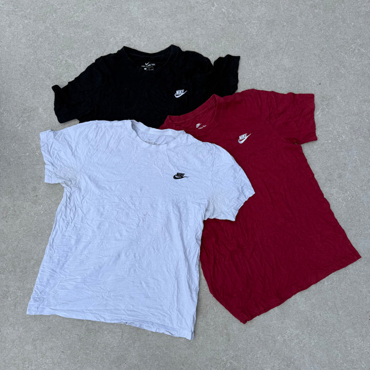11 Nike T-Shirts - Reseller Boxes
