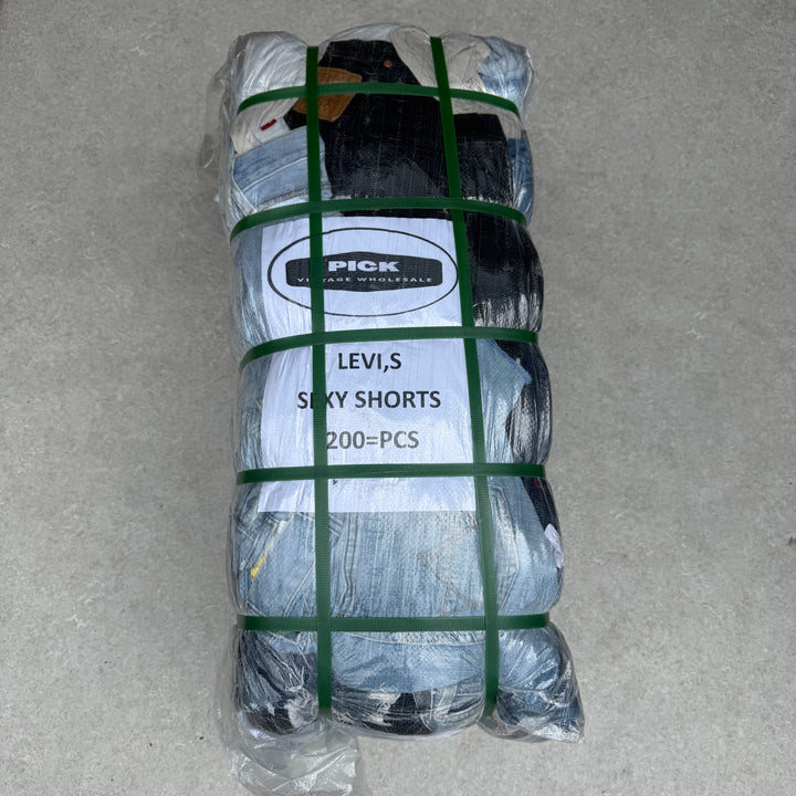 Unopened Bale of Levi's Mini/Women's Shorts - 200pcs