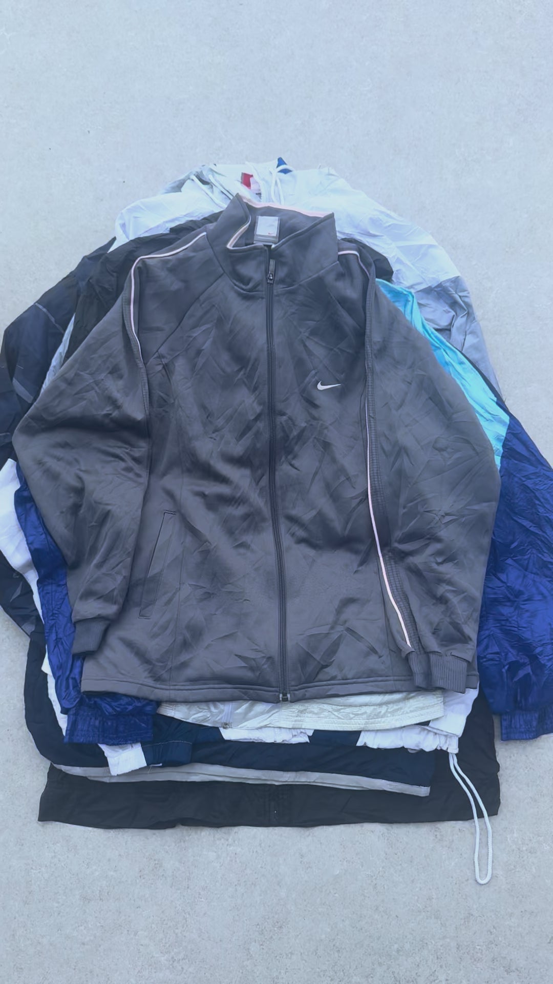 10 Nike Windbreakers - Reseller Box