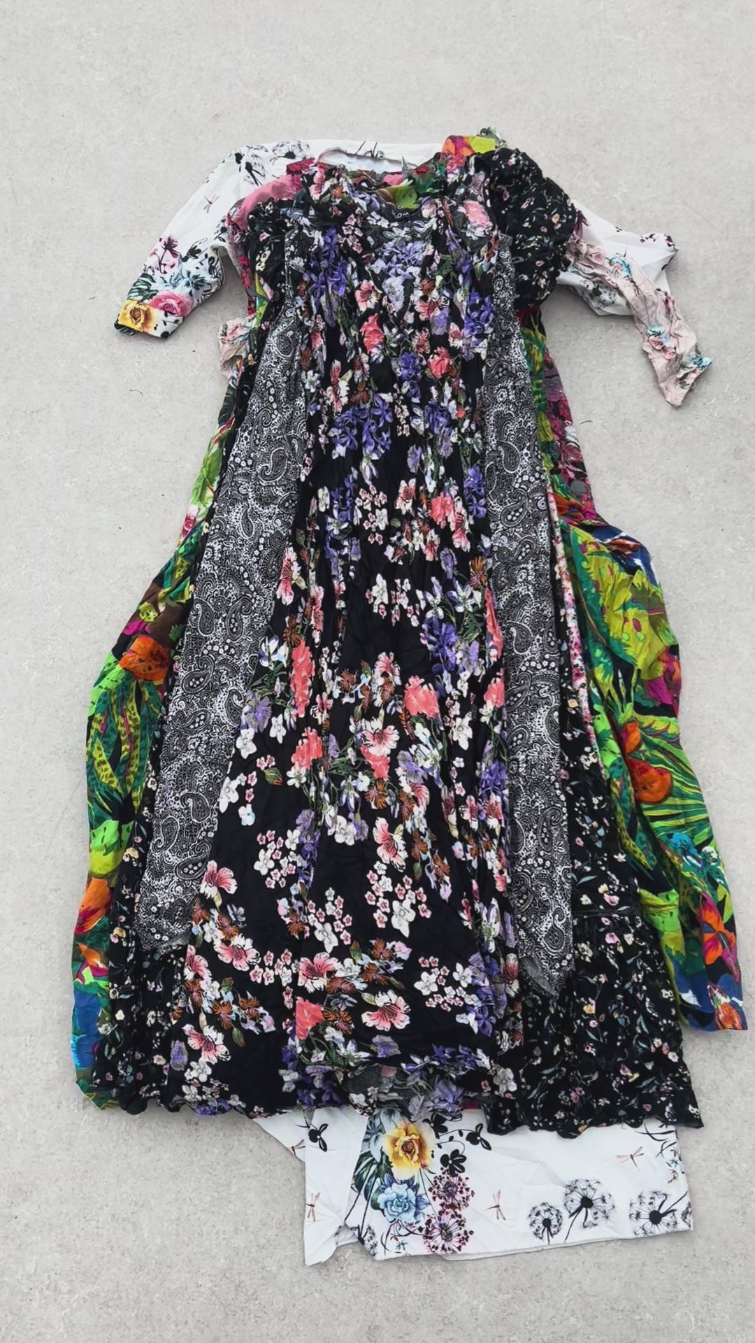SALE! Unopened 45.5kg Bale of 90's Dresses